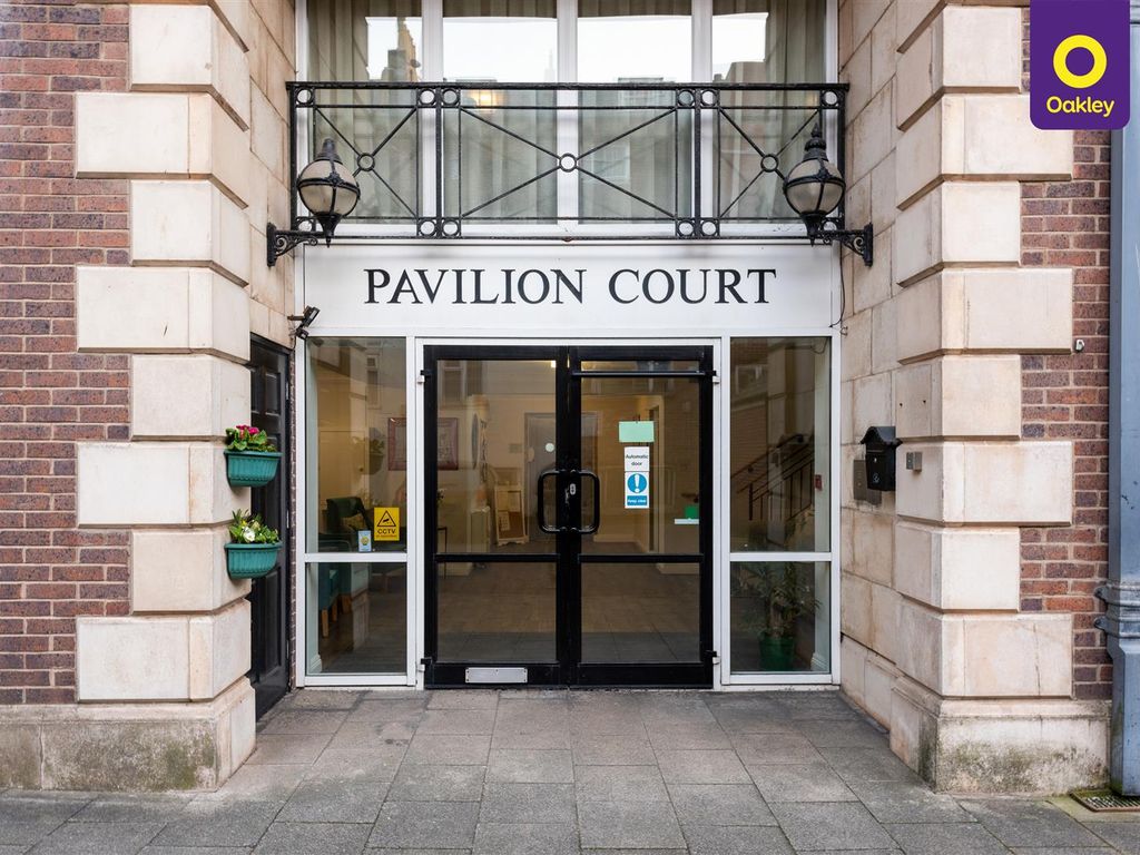 2 bed flat for sale in Pavilion Court, William Street, Brighton BN2, £210,000