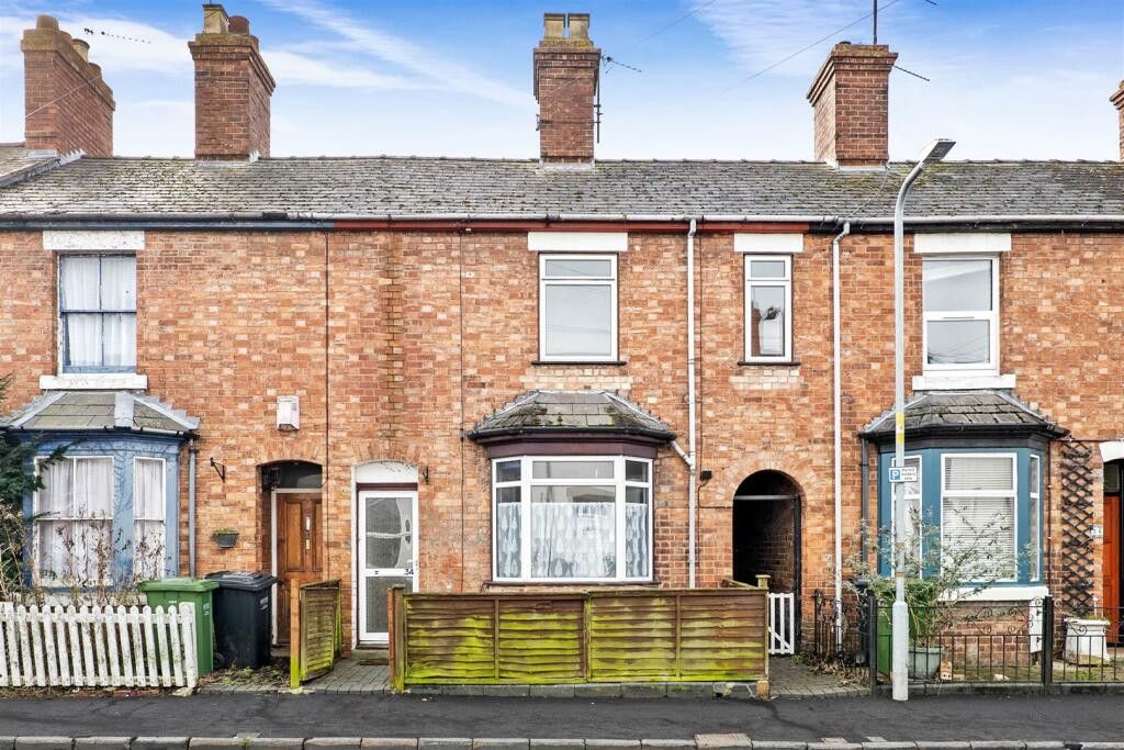 3 bed terraced house for sale in West Street, Worcestershire WR11, £39,000