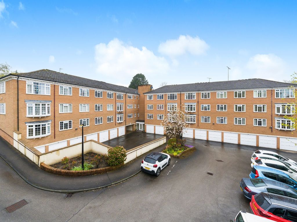 2 bed flat for sale in Hereford Road, Hereford Court Hereford Road HG1, £210,000