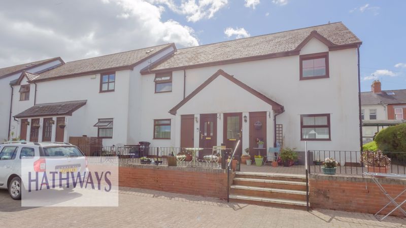 1 bed flat for sale in Cambria Close, Caerleon, Newport NP18, £130,000