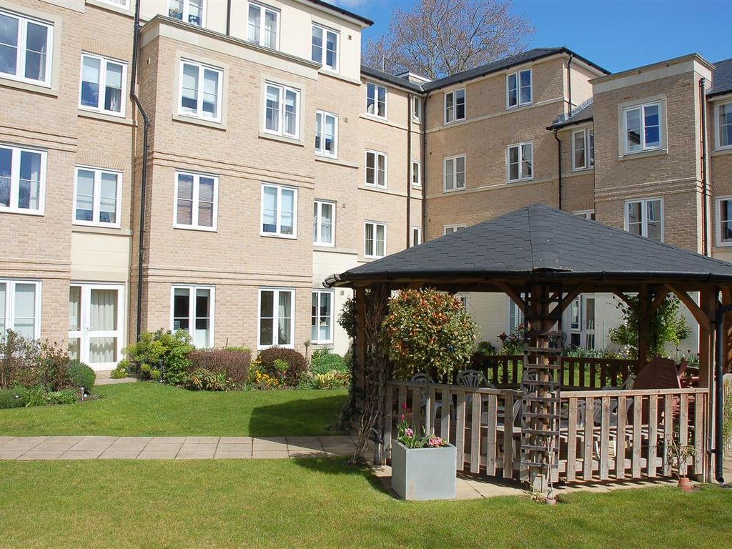 1 bed property for sale in New London Road, Chelmsford CM2, £260,000