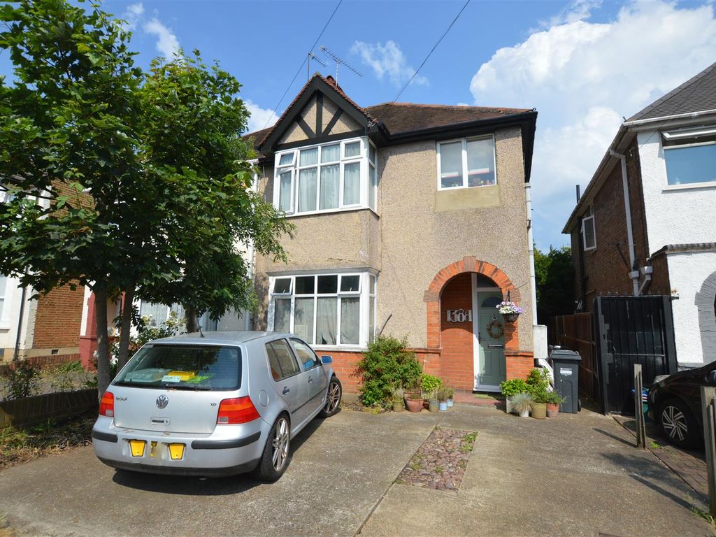 1 bed flat for sale in Whitton Road, Whitton, Hounslow TW3, £279,950