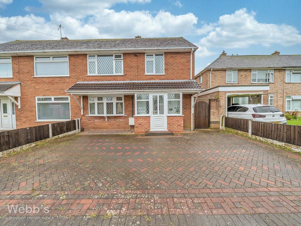 3 bed semi-detached house for sale in Windsor Way, Walsall WS4, £210,000