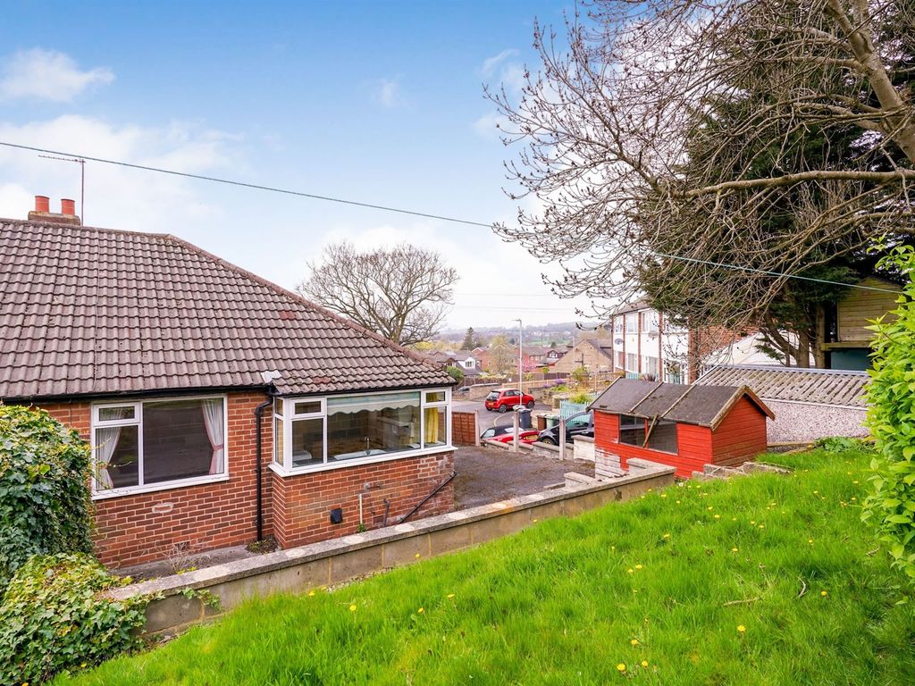 3 bed semi-detached bungalow for sale in Banksfield Avenue, Yeadon, Leeds LS19, £200,000