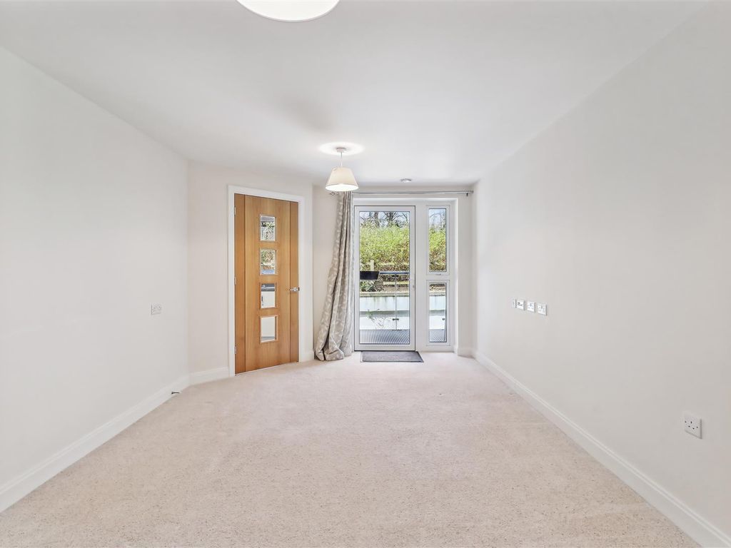 1 bed flat for sale in Wayfarer Place, The Dean, Alresford SO24, £329,950