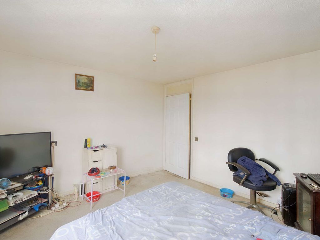 2 bed flat for sale in Beckgreen, Egremont CA22, £52,000