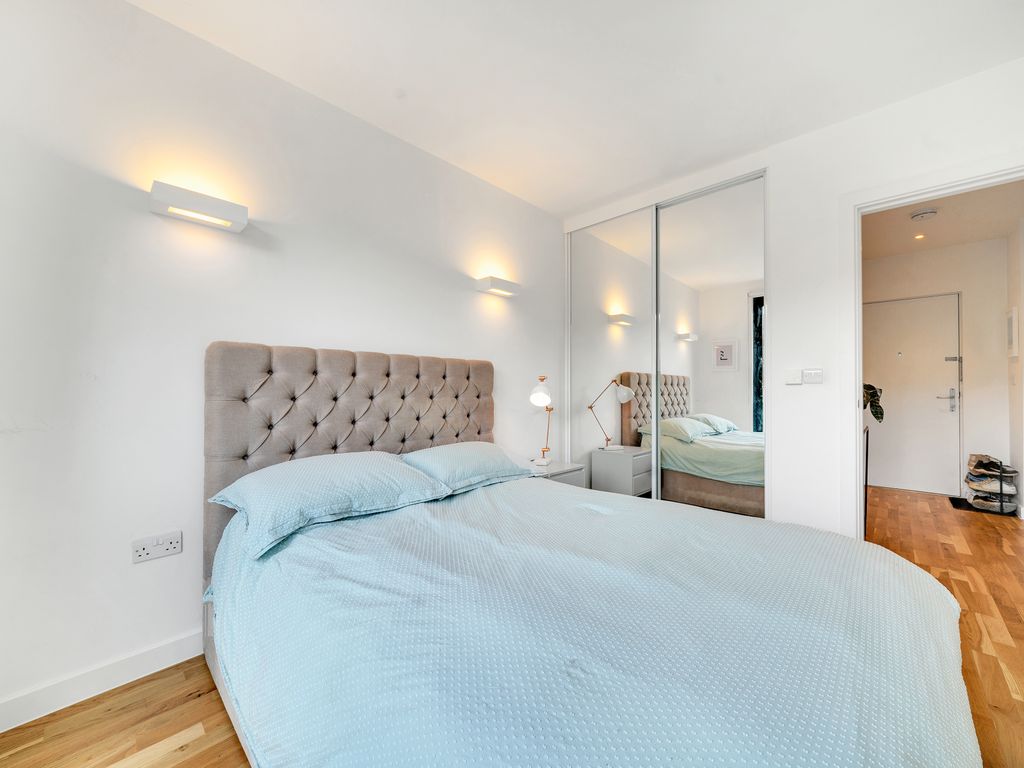 1 bed flat for sale in Wynne Road, Brixton, London SW9, £315,000