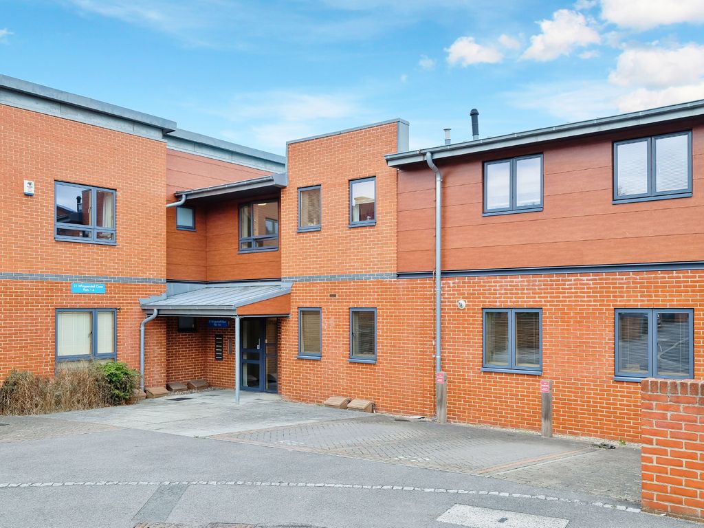2 bed flat for sale in Whippendell Close, St. Pauls Cray, Orpington BR5, £270,000