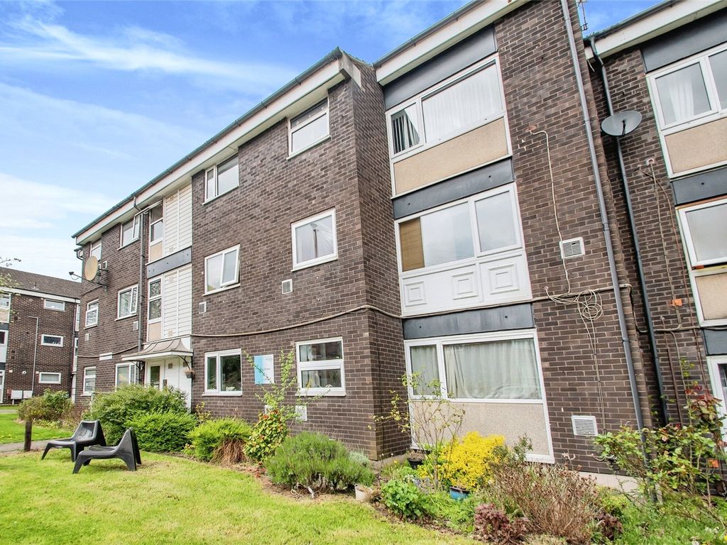 2 bed flat for sale in Clegg Street, Whitefield, Manchester, Greater Manchester M45, £95,000