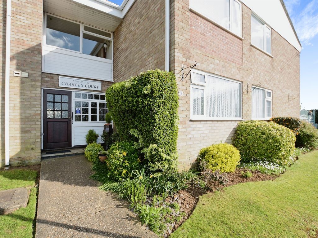 2 bed flat for sale in The Willows, Little Harrowden, Wellingborough NN9, £150,000