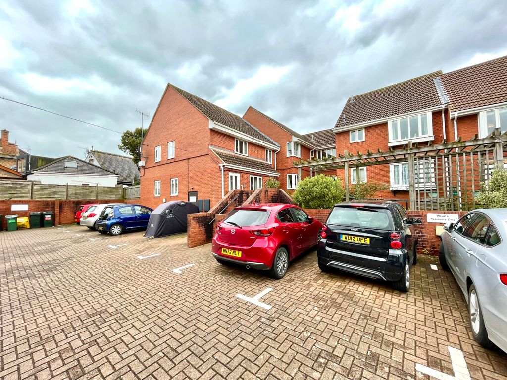 2 bed flat for sale in Clockhouse Mews, Portishead, Bristol BS20, £170,000