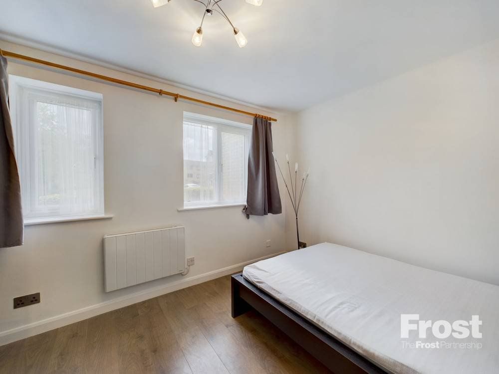 1 bed flat for sale in Redford Close, Feltham TW13, £220,000