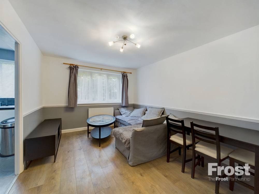 1 bed flat for sale in Redford Close, Feltham TW13, £220,000