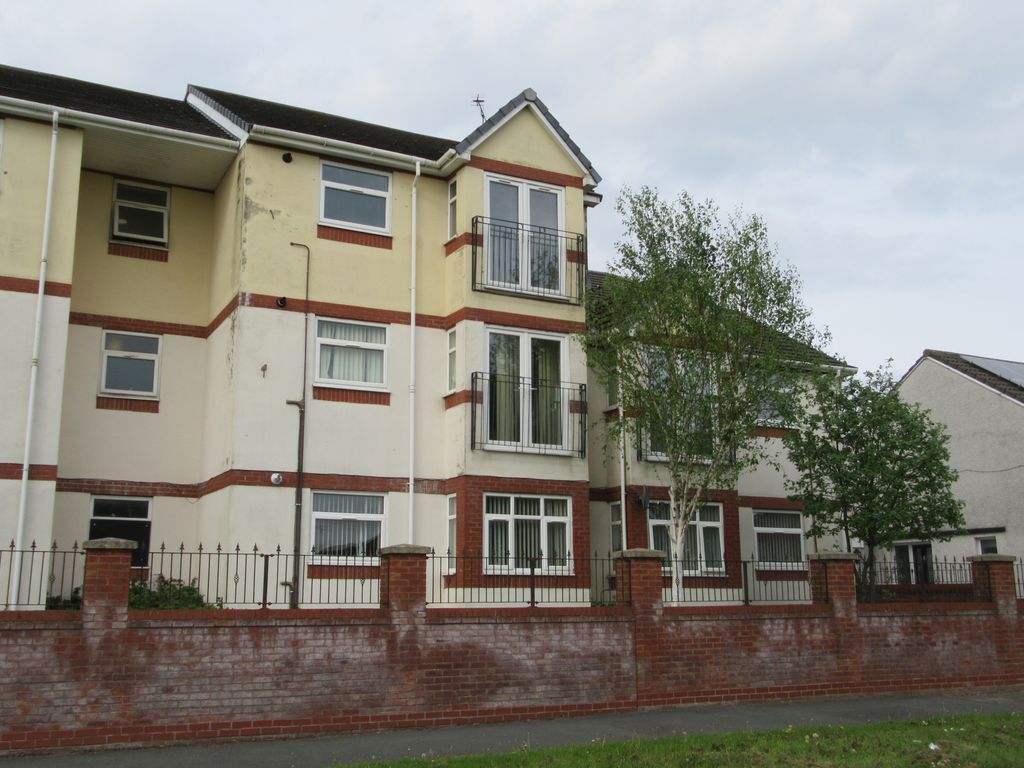 2 bed flat for sale in Medbourne Court, Kirkby, Liverpool L32, £55,000