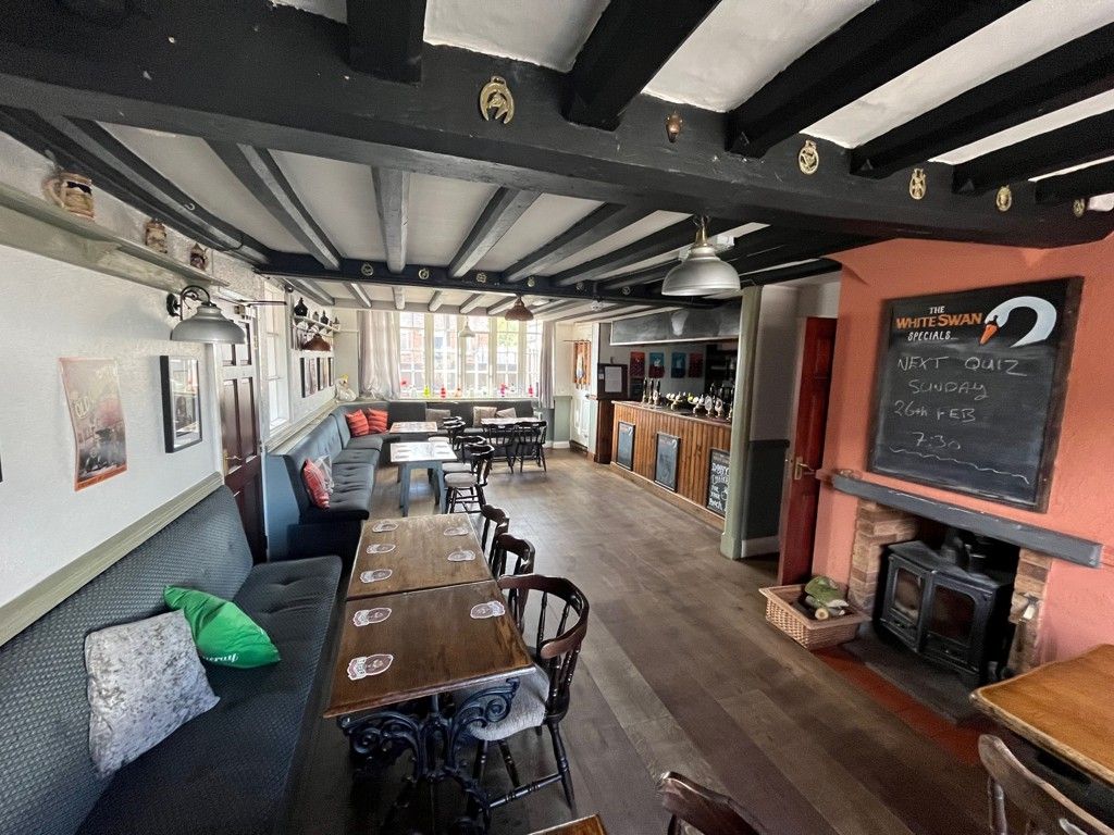 Pub/bar for sale in High Street, Stoke Golding, Leicestershire CV13, £400,000