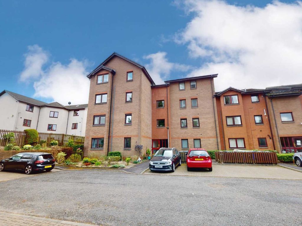 1 bed flat for sale in Cyril Street, Paisley PA1, £65,000