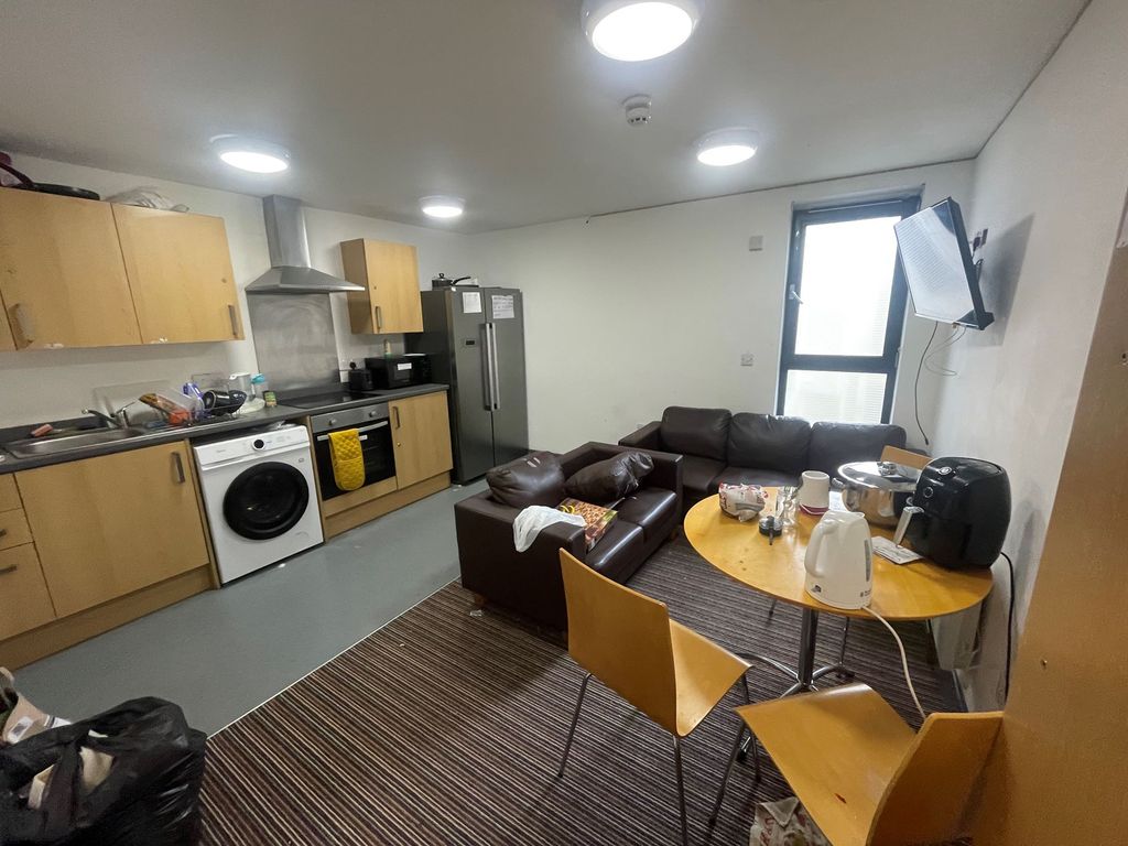 1 bed flat for sale in Stockton Road, Sunderland SR2, £10,000