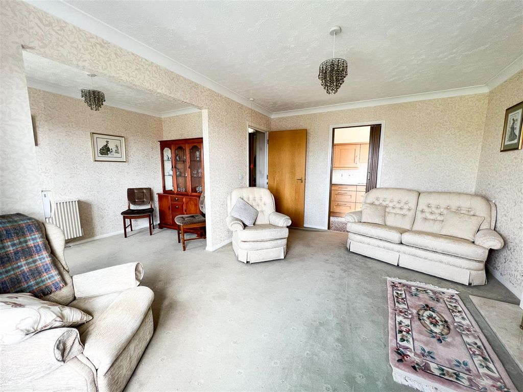 1 bed flat for sale in Kingsley Court, Pincott Road, Bexleyheath DA6, £200,000