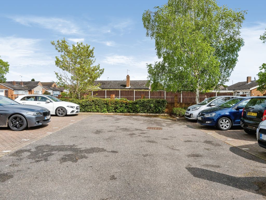 1 bed flat for sale in Milton Road, Clapham, Bedford, Bedfordshire MK41, £140,000