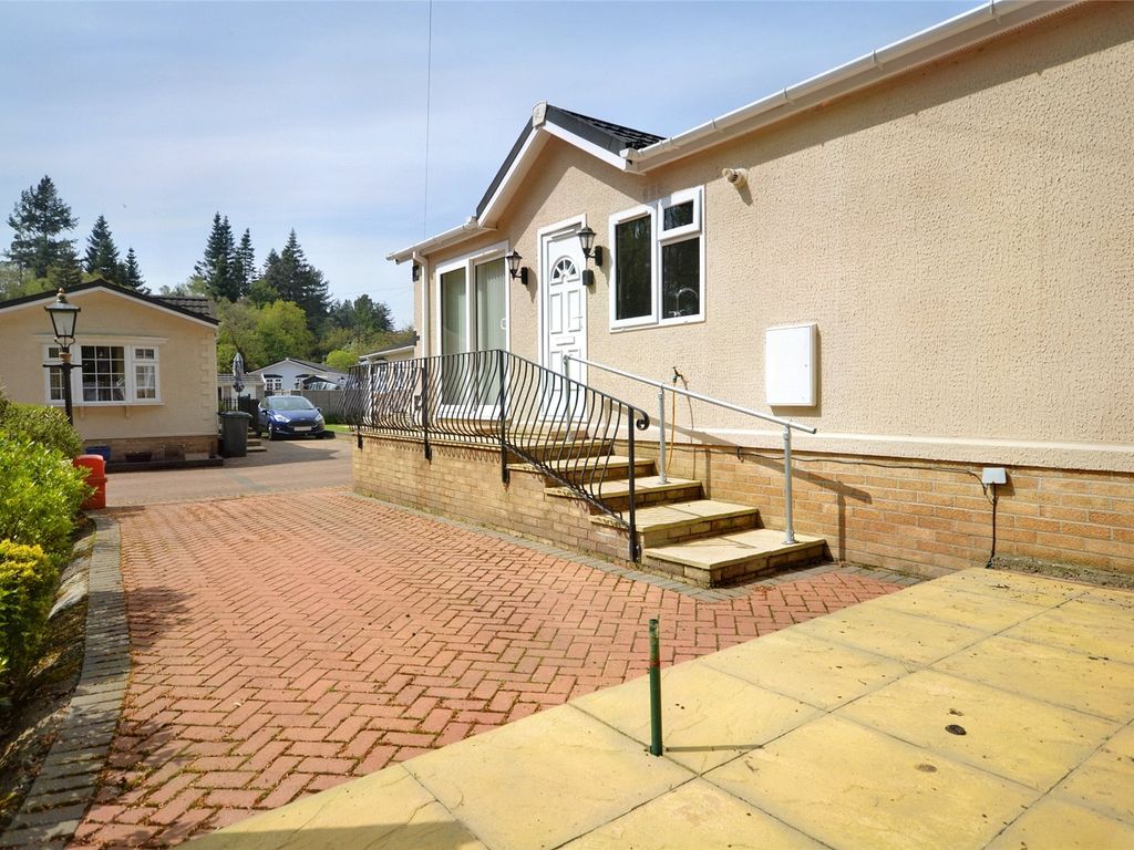 2 bed mobile/park home for sale in Old Newton Road, Bovey Tracey, Newton Abbot, Devon TQ13, £160,000