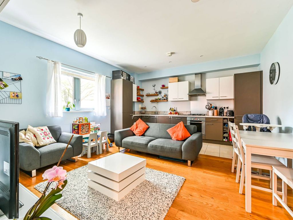 1 bed flat for sale in St Georges Grove, Earlsfield, London SW17, £102,000