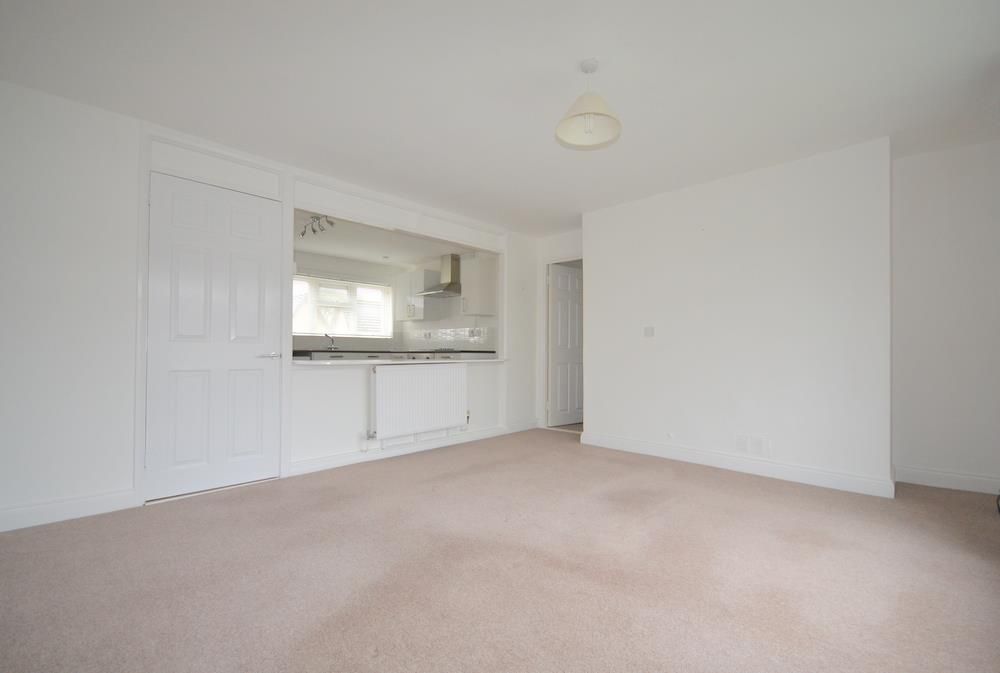 2 bed flat for sale in Lypiatt Mead, Corsham SN13, £145,000