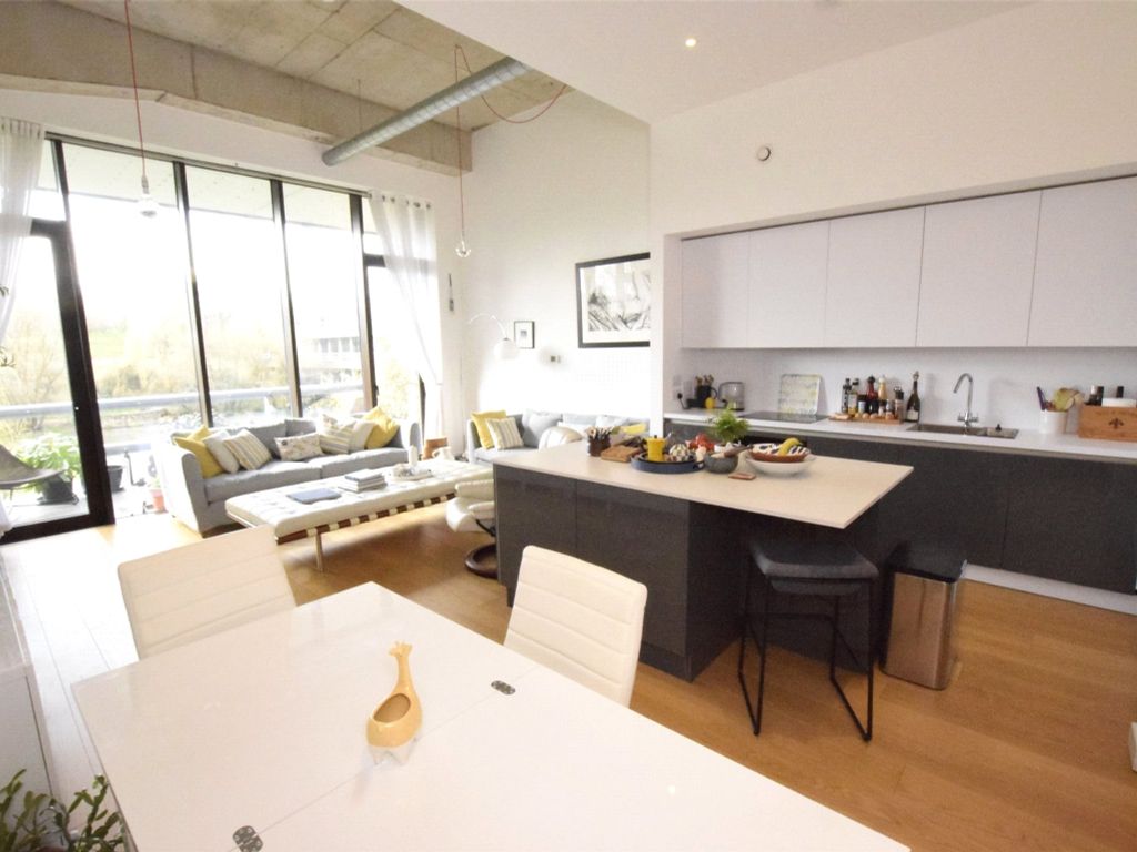 1 bed flat for sale in Lakeshore, Lake Shore Drive, Bristol BS13, £200,000