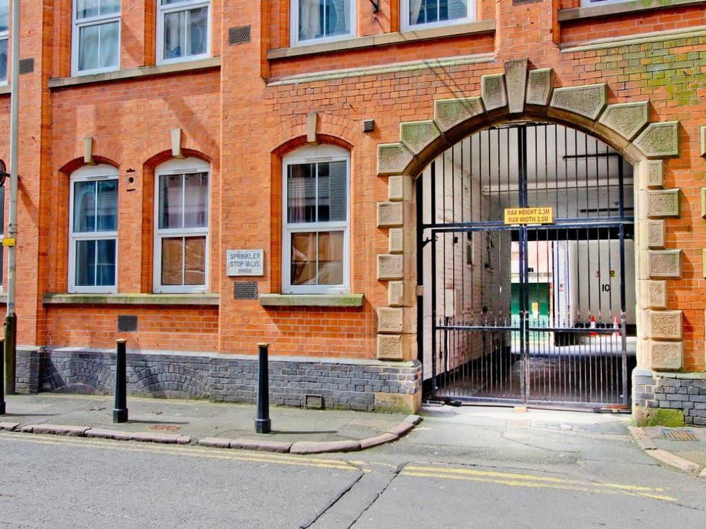 2 bed flat for sale in Duke Street, Leicester LE1, £105,000