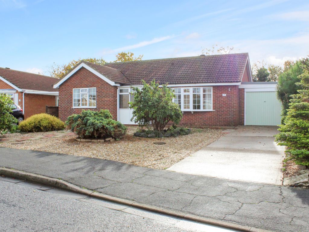 3 bed detached bungalow for sale in Fulford Way, Skegness PE25, £265,000