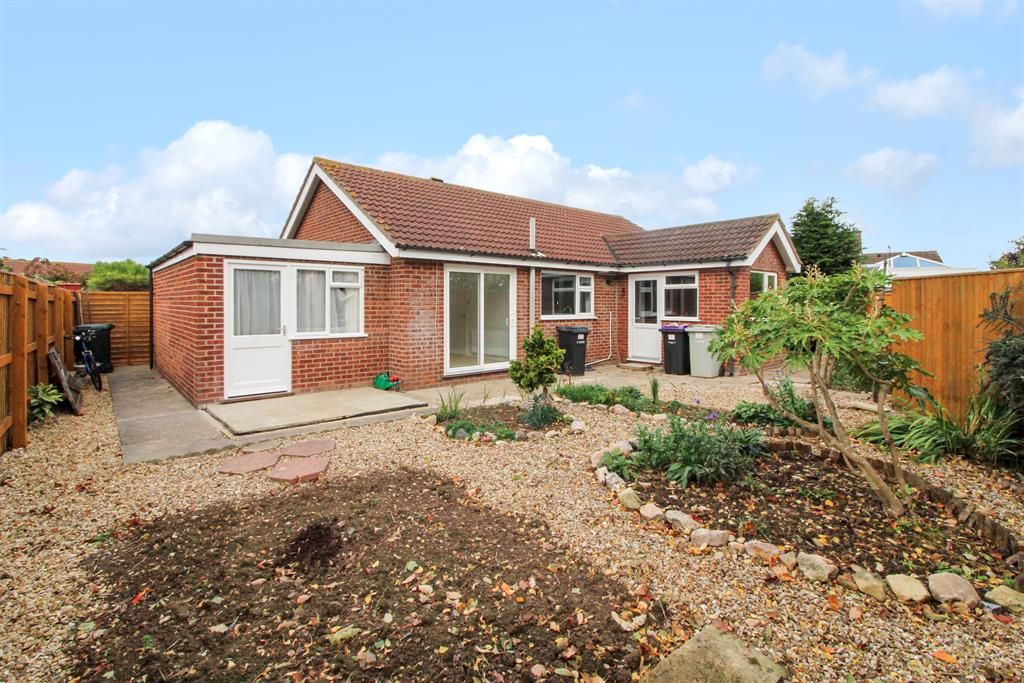 3 bed detached bungalow for sale in Fulford Way, Skegness PE25, £265,000
