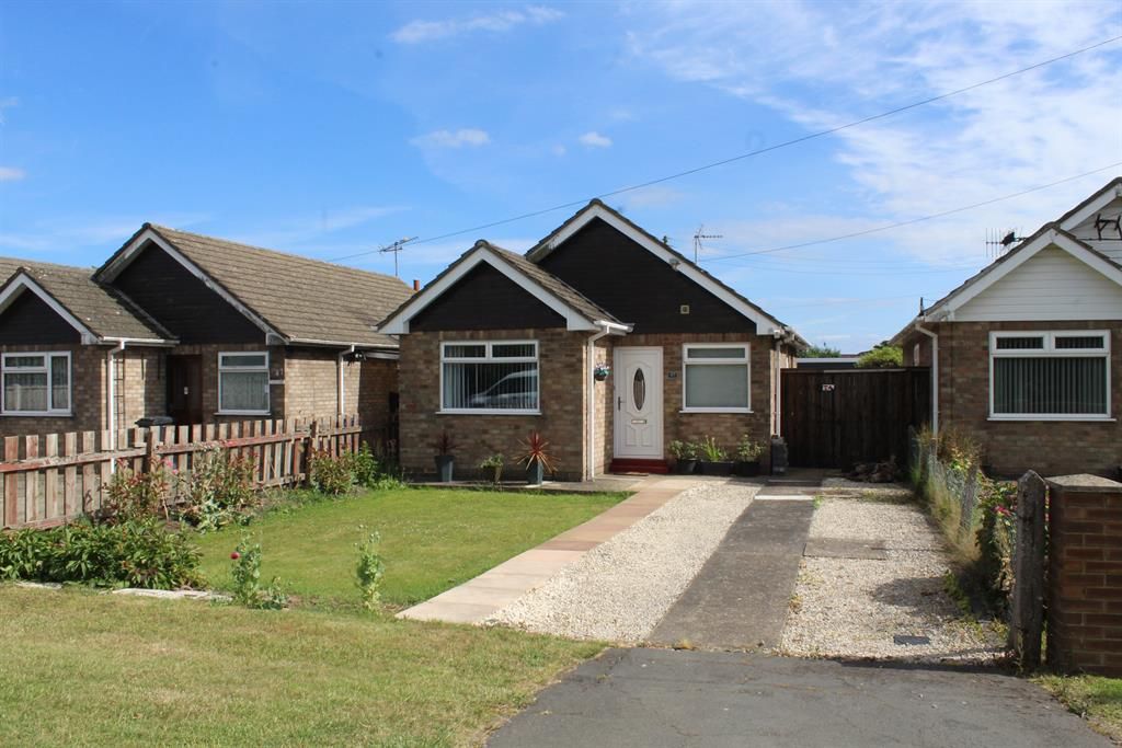 2 bed bungalow for sale in Sea Road, Chapel St Leonards PE24, £150,000