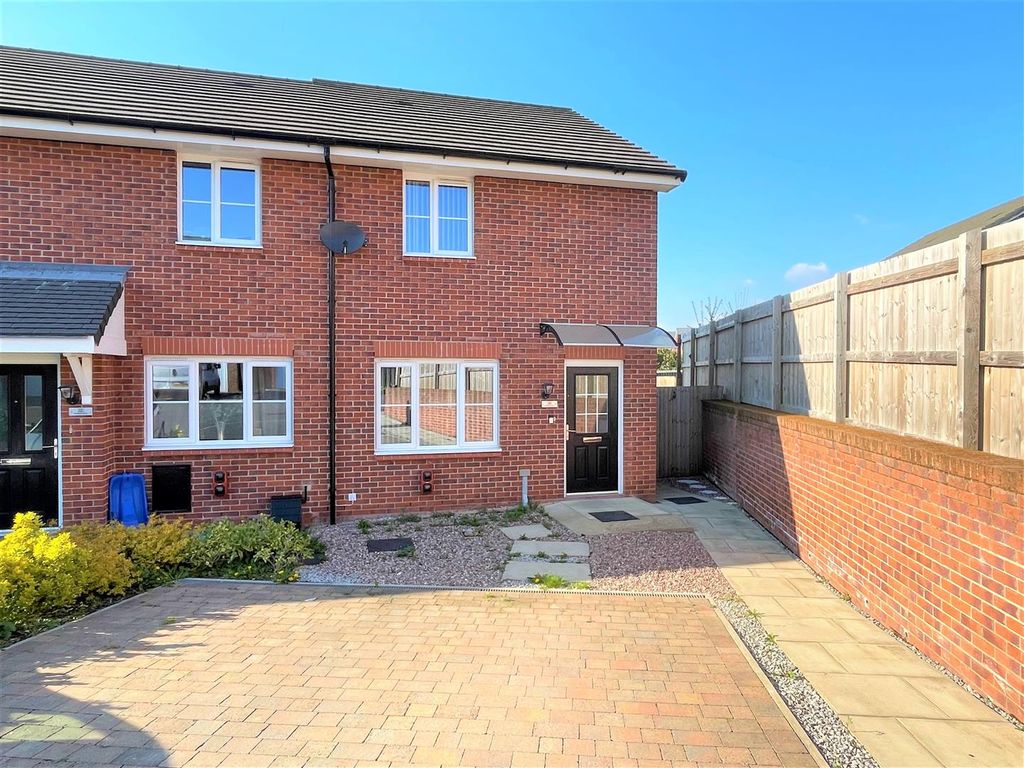 3 bed end terrace house for sale in Harebell Drive, Congleton CW12, £110,000