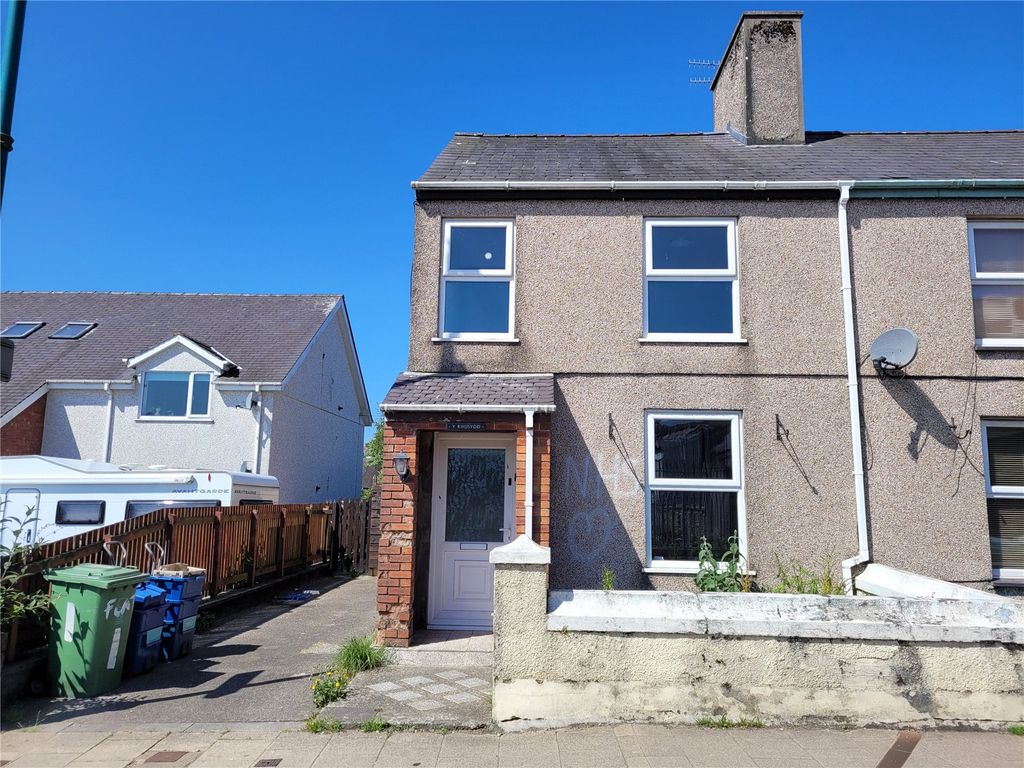 3 bed semi-detached house for sale in Llanllyfni Road, Penygroes, Caernarfon, Gwynedd LL54, £70,000
