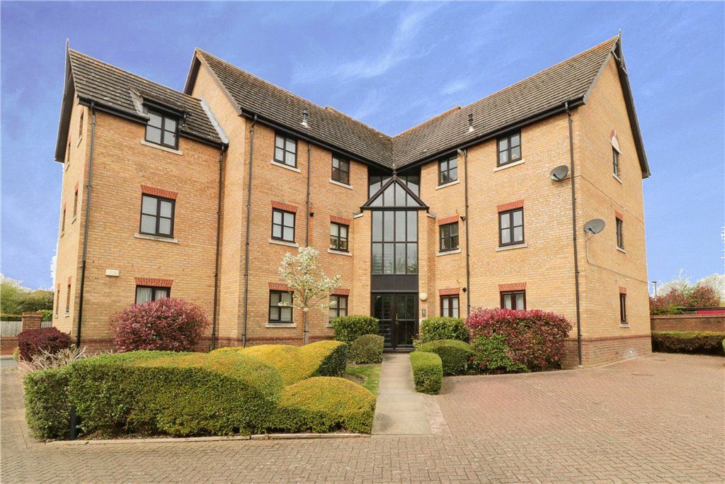 2 bed flat for sale in Dyers Court, The Thatchers, Bishop's Stortford CM23, £270,000