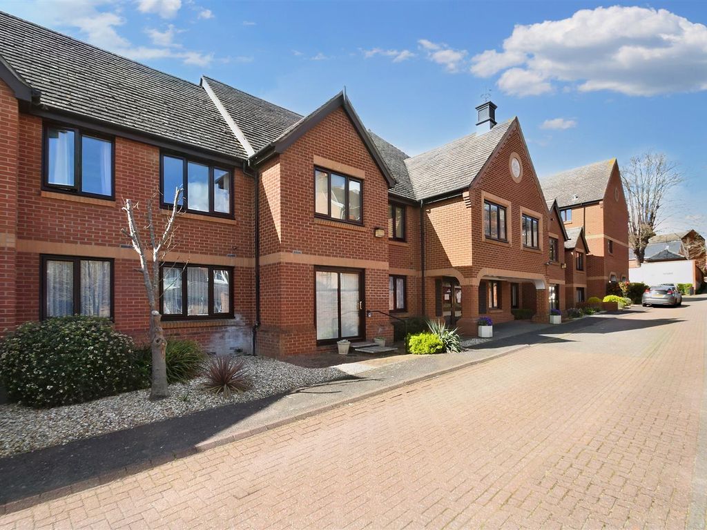 2 bed flat for sale in Christchurch Court, Cobbold Mews, Ipswich IP4, £80,000