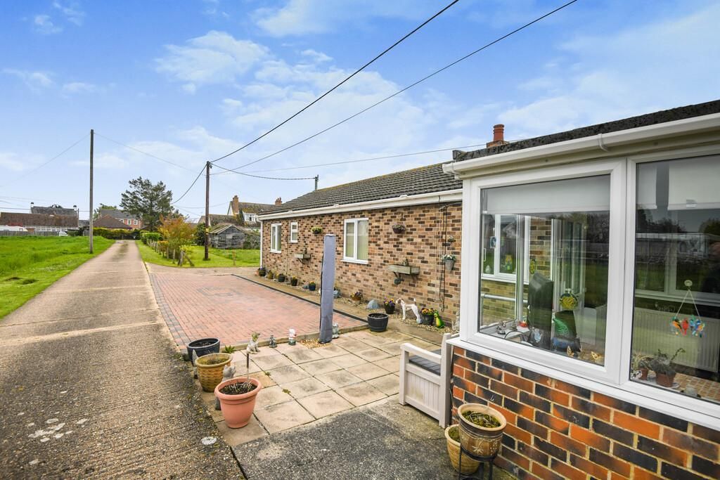 2 bed detached bungalow for sale in Elmside, Emneth PE14, £220,000