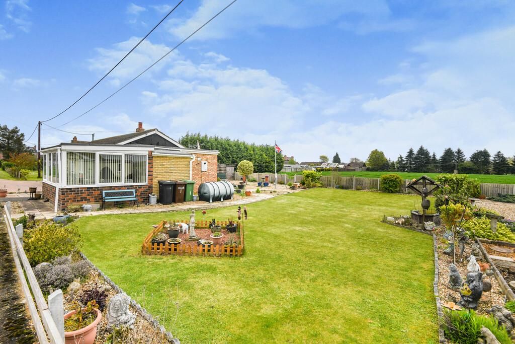 2 bed detached bungalow for sale in Elmside, Emneth PE14, £220,000