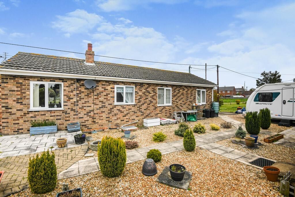 2 bed detached bungalow for sale in Elmside, Emneth PE14, £220,000