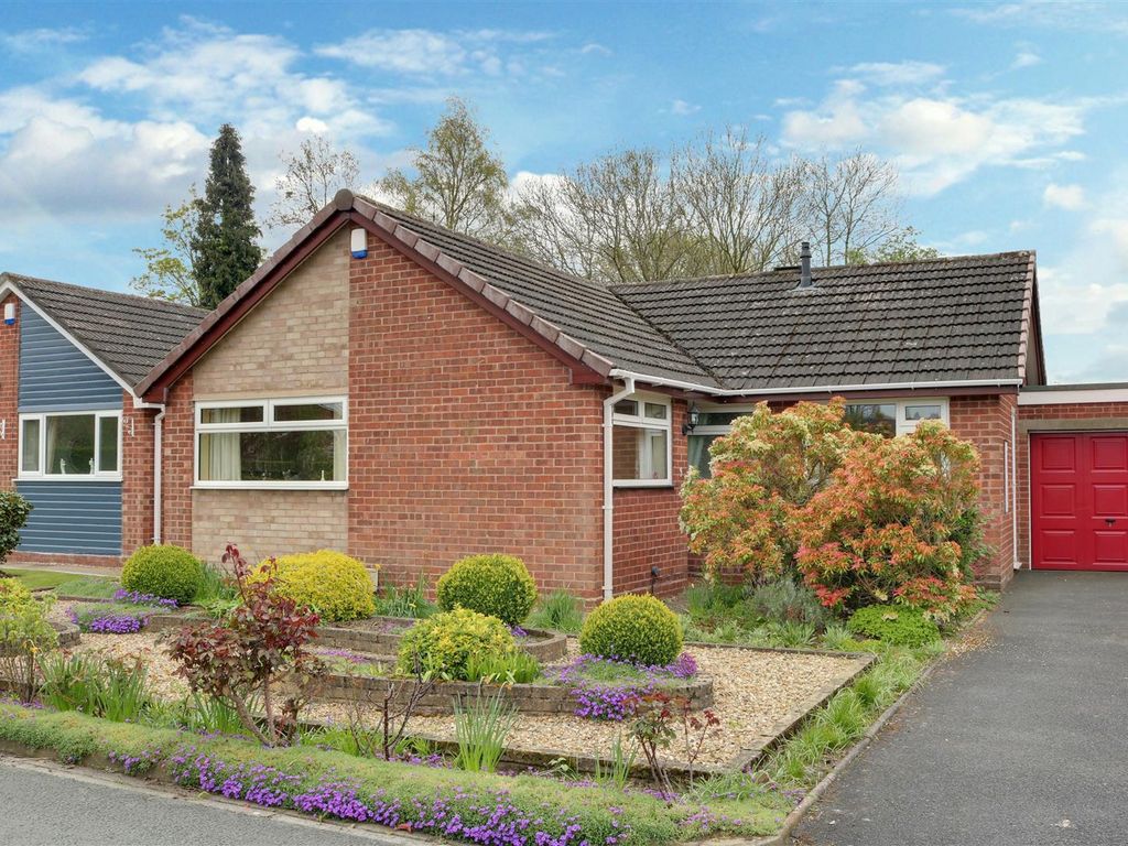 3 bed detached bungalow for sale in Heathwood Drive, Alsager, Stoke-On-Trent ST7, £260,000