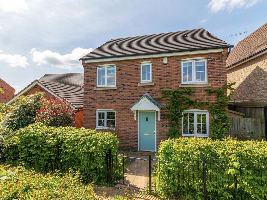 4 bed detached house for sale in Mansfield Lane, Calverton, Nottingham NG14, £320,000