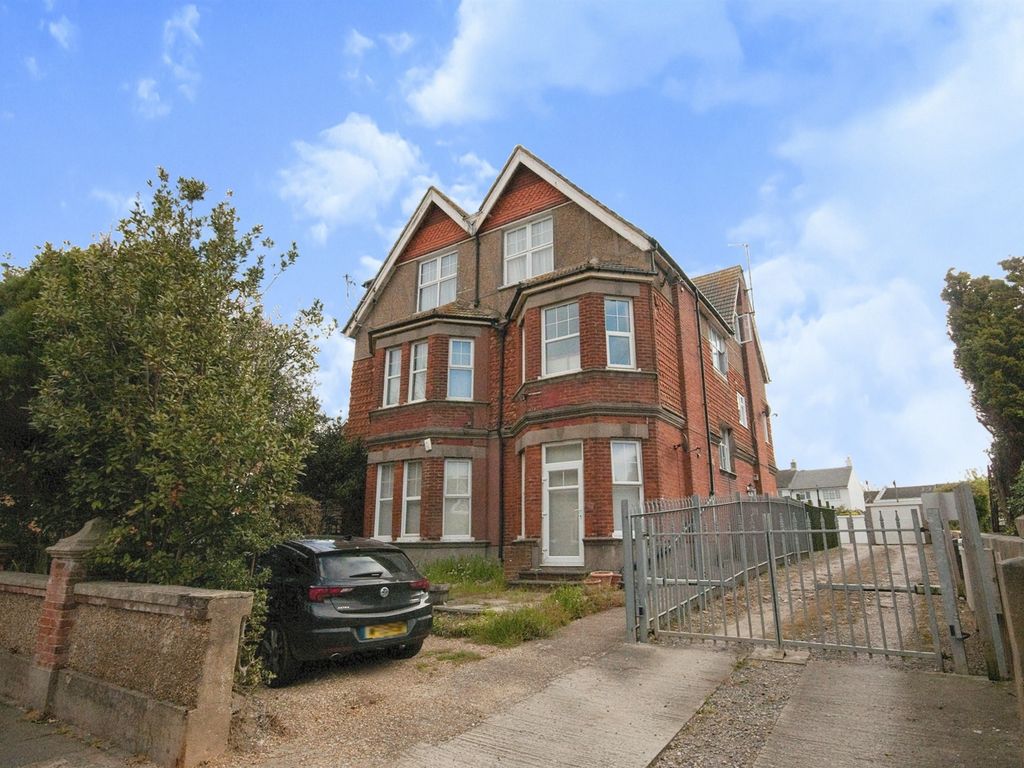 2 bed flat for sale in Cranfield Road, Bexhill-On-Sea TN40, £171,000