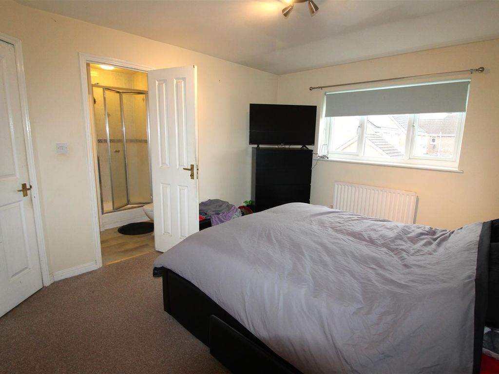 4 bed detached house for sale in Stryd Hywel Harris, Ystrad Mynach, Hengoed CF82, £300,000