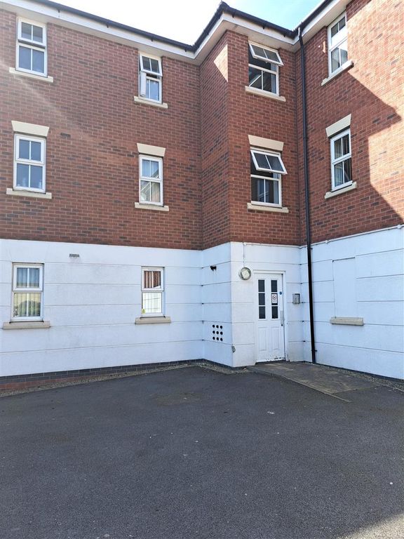 2 bed flat for sale in Attingham Drive, Dudley DY1, £57,500