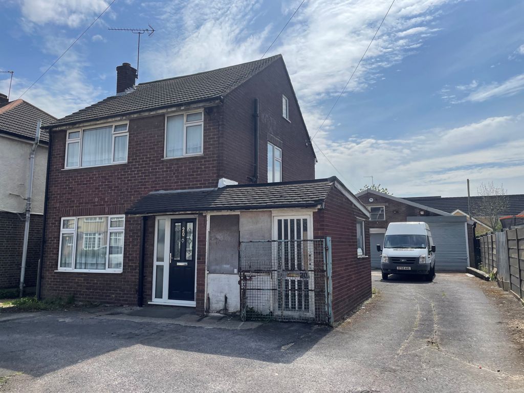 Land for sale in Linden Road, Leagrave, Luton LU4, £870,000