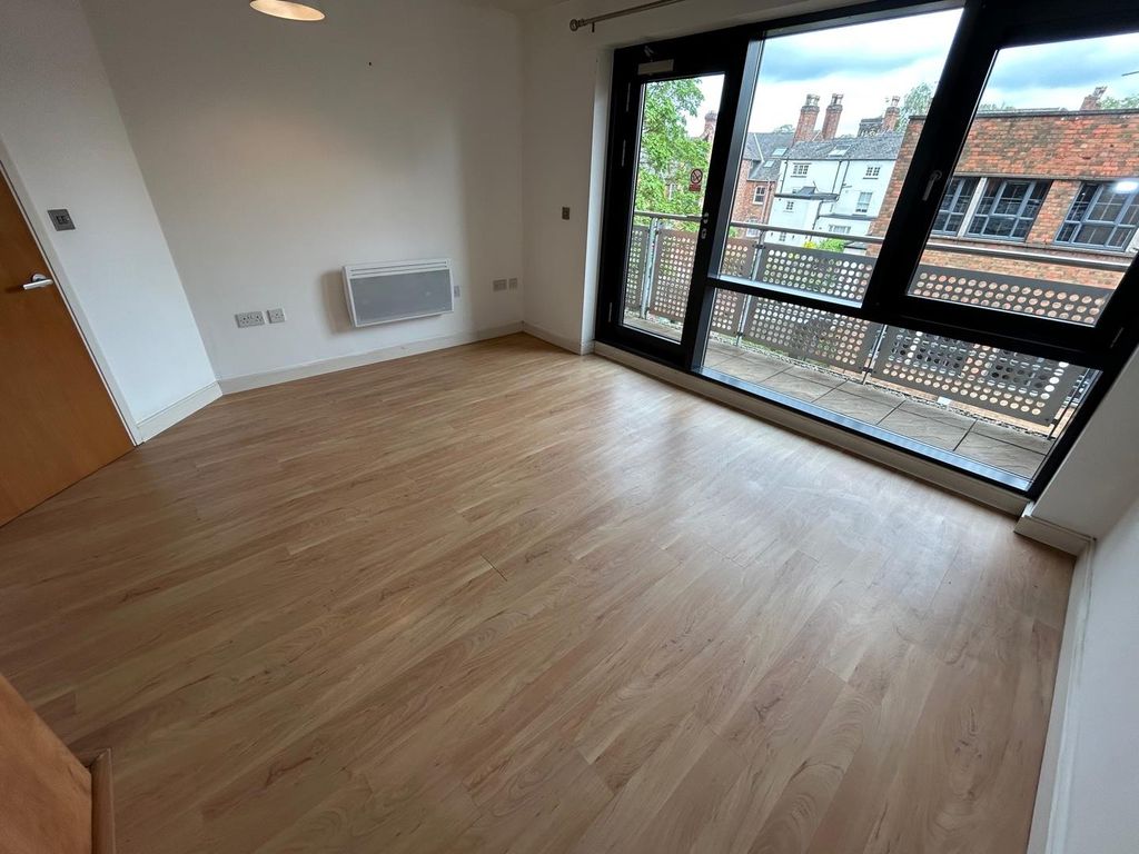 1 bed flat for sale in Roman Wall, Bath Lane, Leicester LE3, £120,000