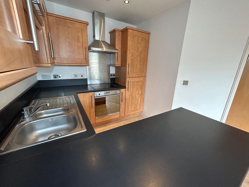 1 bed flat for sale in Roman Wall, Bath Lane, Leicester LE3, £120,000