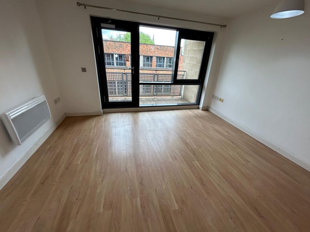 1 bed flat for sale in Roman Wall, Bath Lane, Leicester LE3, £120,000