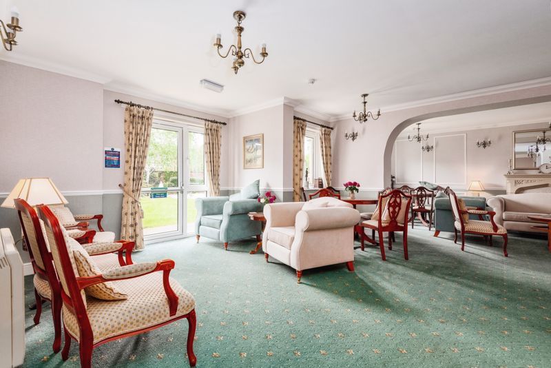 1 bed flat for sale in Lefroy Court, Cheltenham GL51, £120,000