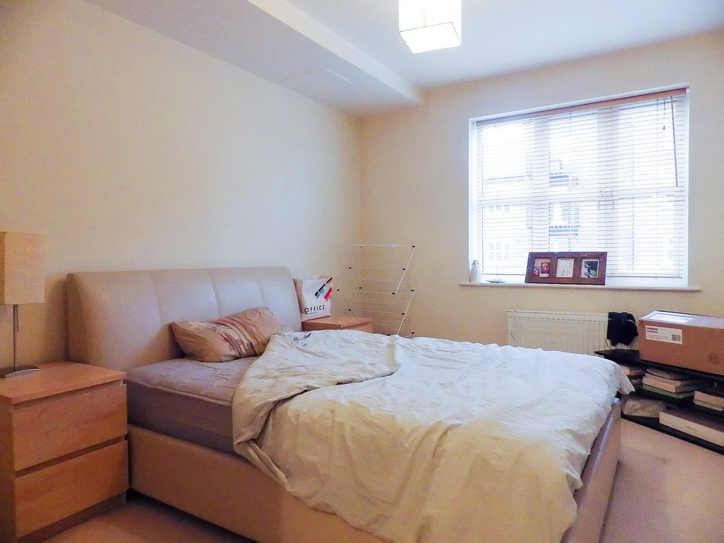 1 bed flat for sale in Coxhill Way, Aylesbury, Buckinghamshire HP21, £180,000
