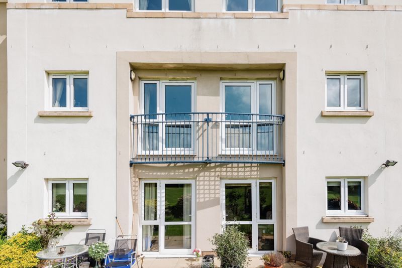1 bed flat for sale in Lefroy Court, Cheltenham GL51, £115,000